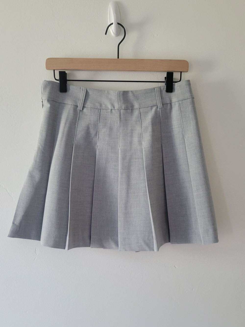 Structured Pleated Mini Skirt in Light Gray